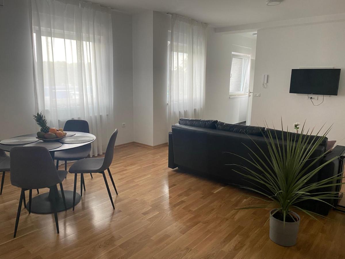 Penthouse West S Apartment Varazdin Exterior photo